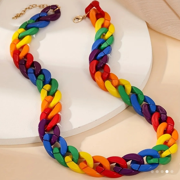 New! UNISEX LGBTQ+ Rainbow Chunky Resin Pride Necklace. - Picture 4 of 5